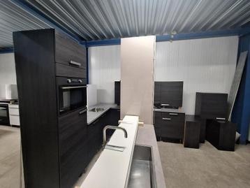 Complete keuken Compleet met APP 120Keukens op voorraad 2795 beschikbaar voor biedingen