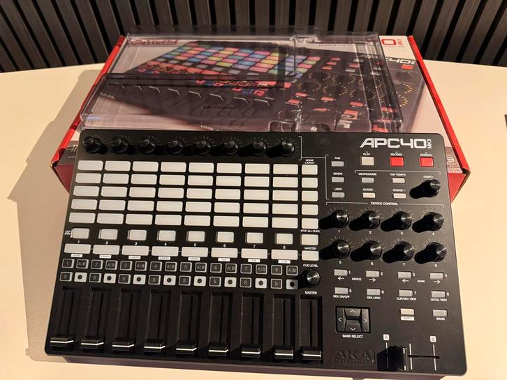 Akai APC40 MK2 - Ableton Controller, Muziek en Instrumenten, Midi-apparatuur, Zo goed als nieuw, Ophalen of Verzenden