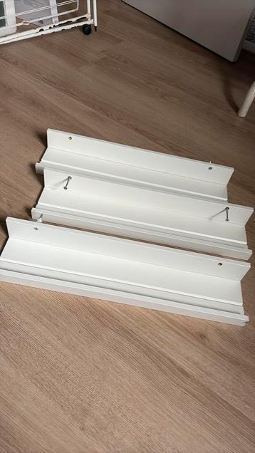 Ikea mosslanda planken beschikbaar voor biedingen