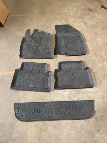 Originele Dacia Duster Rubbermatten / All Weather Mattenset. beschikbaar voor biedingen