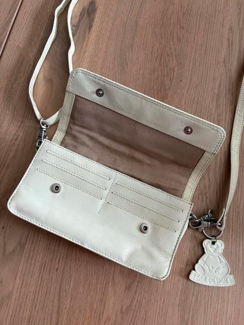 BEAR crème leren tasje, voor 6 passen& goed werkende ritsen, Sieraden, Tassen en Uiterlijk, Tassen | Schoudertassen, Zo goed als nieuw