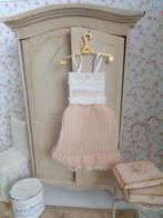 Mooi Jurkje met fraai hangertje..Poppenhuis 1:12.(Nr F114)*, Ophalen of Verzenden, Nieuw, Poppenhuis