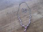 Ketting en oorbellen met strasssteentjes, Ophalen of Verzenden, Roze, Overige materialen, Met strass
