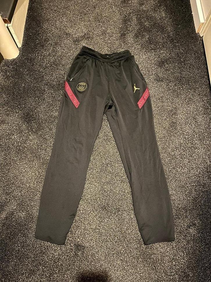 Paris Saint-Germain trainingsbroek – maat 158/170, Kinderen en Baby's, Kinderkleding | Maat 158, Zo goed als nieuw, Jongen of Meisje