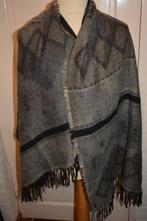 zwart, grijze langwerpige omslagdoek, Kleding | Dames, Mutsen, Sjaals en Handschoenen, Ophalen of Verzenden, Zo goed als nieuw