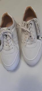 Dames sneakers Hilioform wit, Ophalen of Verzenden, Nieuw, Wit, Sneakers of Gympen