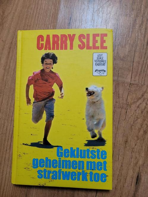 Geklutste geheimen met strafwerktoe - Carry Slee, Boeken, Kinderboeken | Jeugd | 10 tot 12 jaar, Gelezen, Fictie, Ophalen of Verzenden