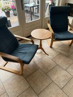 2 IKEA Poäng stoelen + blauwe kussens + gratis tafeltje, Huis en Inrichting, Stoelen, Ophalen, Gebruikt, Twee, Blauw