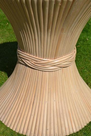 Rotan Bamboe mcGuire korenschoof eethoek tafel 4 stoelen beschikbaar voor biedingen