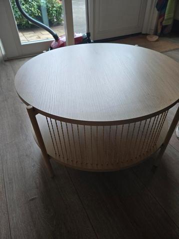 2 ronde houten salontafels zgan