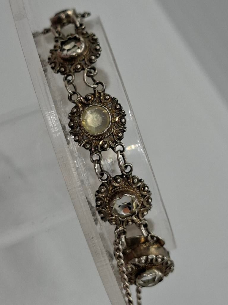 Antieke zilveren armband met steentjes, Ophalen of Verzenden, Zilver, Met edelsteen