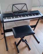 Keyboard MAX KB4 met standaard, kruk en lesboeken (+cd), 61 toetsen, Zo goed als nieuw, Met standaard, Ophalen