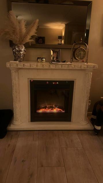 Woonkamer Fossiel Set: Eettafel, salon tafel Haard, TV Kast beschikbaar voor biedingen