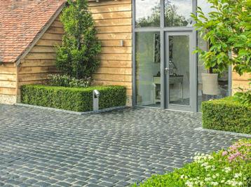 **Nieuw** Sierbestrating Courtstones in diverse kleuren beschikbaar voor biedingen