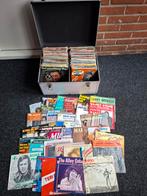 Koffer met rond de 220 singels nederlands en duits, Ophalen of Verzenden, Gebruikt, Overige formaten, Levenslied of Smartlap