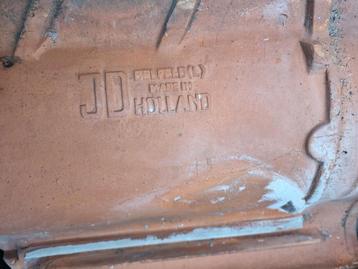 dakpannen en nokpannen rood zwart beschikbaar voor biedingen