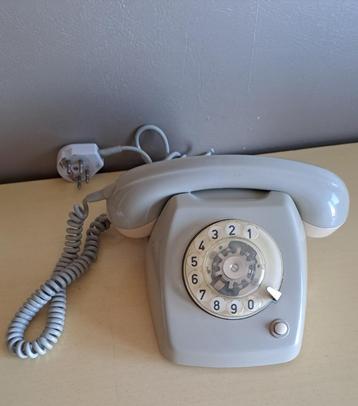 Draaischijf telefoon PTT T65 beschikbaar voor biedingen