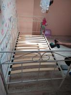 Meidenbed, wit metaal met lattenbodem, Huis en Inrichting, Slaapkamer | Bedden, Ophalen, Gebruikt, 90 cm, Eenpersoons