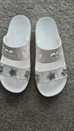 Crocs nieuw wit zilver glitter 40 met jibbitz, Slippers, Wit, Nieuw, Ophalen of Verzenden