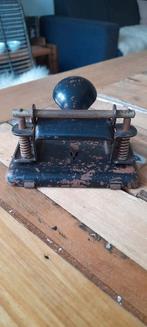 Oude brocante stoer metalen perforator, Ophalen of Verzenden