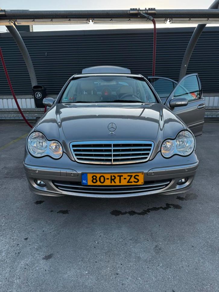 Mercedes-Benz C-Klasse 1.8 C180 Kompr Sedan AUT 2005 Grijs, Auto's, Mercedes-Benz, Bedrijf, C-Klasse, ABS, Achteruitrijcamera