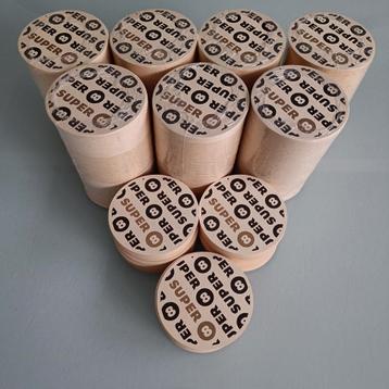 Super 8 bierviltjes. beschikbaar voor biedingen