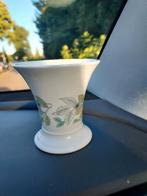 Wedgwood Clementine Vaas, Huis en Inrichting, Woonaccessoires | Vazen, Wit, Aardewerk of Porselein, Ophalen of Verzenden, Zo goed als nieuw