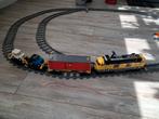 2 treinen, station, kraan, veel rails, Ophalen of Verzenden, Zo goed als nieuw