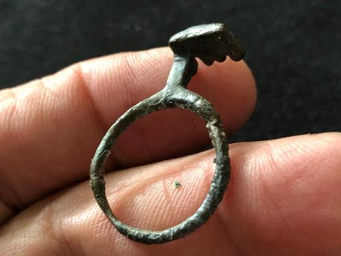 Bodemvondst Romeinse RINGSLEUTEL romeins archeologie intact, Antiek en Kunst, Curiosa en Brocante, Ophalen of Verzenden
