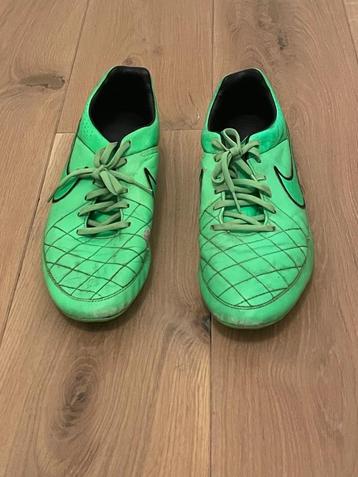 Nike voetbalschoenen heren/jongens beschikbaar voor biedingen