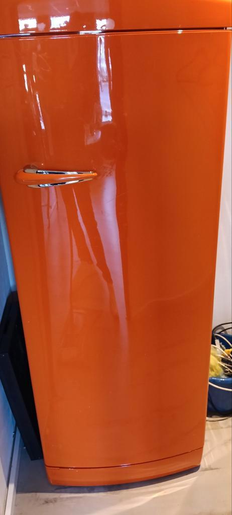 Retro Oranje Koelkast verder top klepje vriesvak is stuk ., Witgoed en Apparatuur, Koelkasten en IJskasten, Gebruikt, Met vriesvak