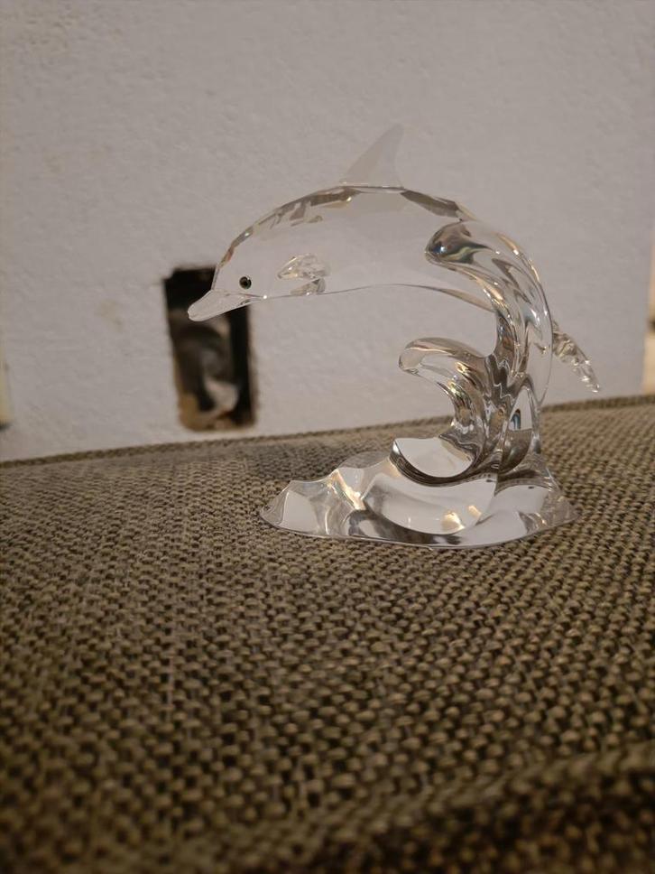 Swarovski dolfijn op golf, Verzamelen, Swarovski, Zo goed als nieuw, Figuurtje, Ophalen of Verzenden