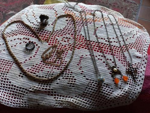 Goudkleurig en zilverkleurige  kettingen in een koop ., Sieraden, Tassen en Uiterlijk, Kettingen, Nieuw, Overige materialen, Goud