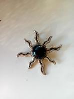Zonne hanger met zwarte steen, Gebruikt, Zwart, Ophalen of Verzenden, Met edelsteen