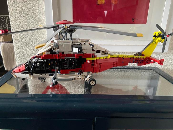 Lego Technic Airbus H175 Reddingshelikopter 42145 - Compleet, Kinderen en Baby's, Speelgoed | Duplo en Lego, Gebruikt, Lego, Complete set