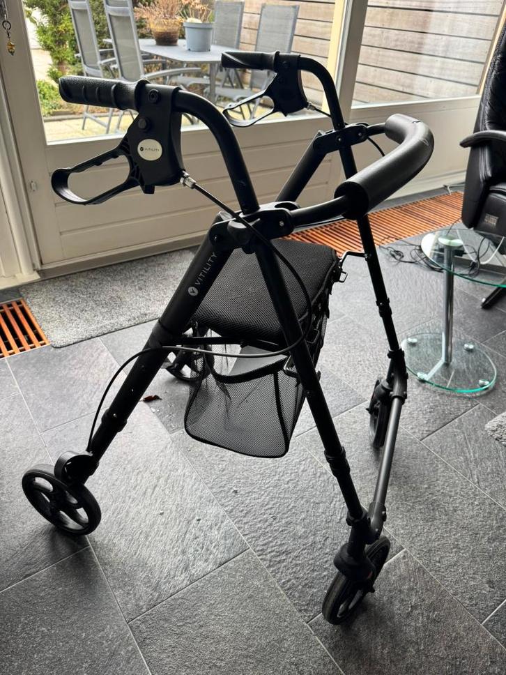Vitility Rollator Zwart - gemakkelijk in te klappen -, Diversen, Rollators, Zo goed als nieuw, Lichtgewicht, Opvouwbaar, Ophalen