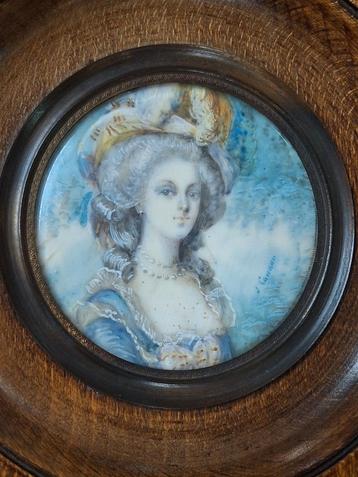 Antiek Miniatuur Schilderij Dame in Ovale Lijst beschikbaar voor biedingen