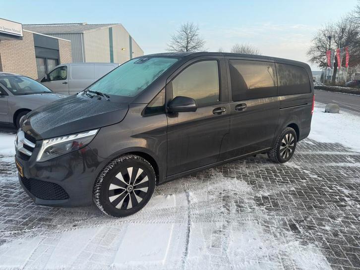 Mercedes-Benz V-klasse 2024 Grijs, Auto's, Bestelauto's, Particulier, 4x4, ABS, Achteruitrijcamera, Adaptieve lichten, Airbags