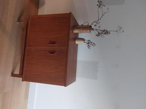 Halkastje, dressoir, Huis en Inrichting, Kasten | Dressoirs, Gebruikt, 50 tot 100 cm, 25 tot 50 cm, Met deur(en), Met plank(en)