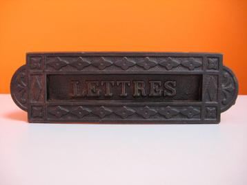 antieke Franse (Lettres) ijzeren brievenbus met klep beschikbaar voor biedingen