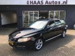 Volvo V70 2.0T Kinetic / LEDER / NAVI / TREKHAAK / APK JUNI, Voorwielaandrijving, Euro 5, Zwart, 4 cilinders