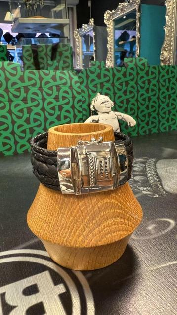 BUDDHA TO BUDDHA ARMBAND TYPE 566BL E DESIREE XL € 219,95 beschikbaar voor biedingen