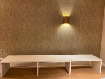 Prachtige wandbank  beschikbaar voor biedingen