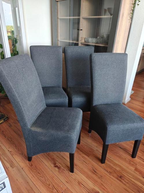 Vier Grijze Eetkamerstoelen - Gebruikt, Huis en Inrichting, Stoelen, Gebruikt, Vier, Hout, Stof, Grijs, Ophalen