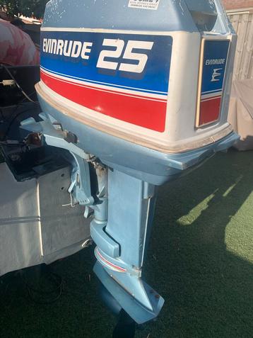 Evinrude 25pk Buitenboordmotor - Goed Lopende Motor beschikbaar voor biedingen