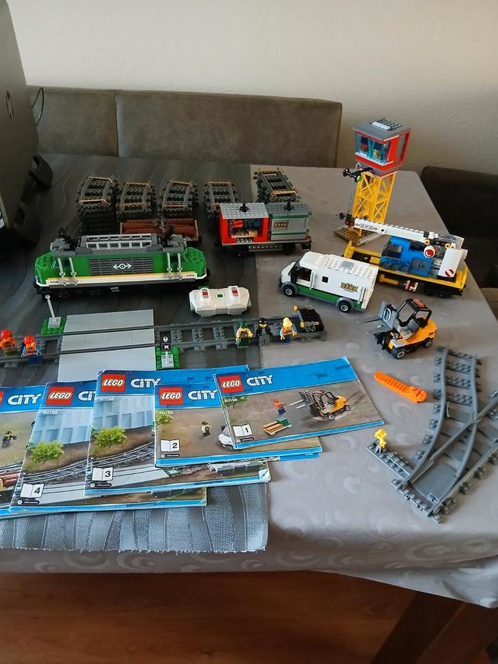 Lego vrachttrein 60198, Kinderen en Baby's, Speelgoed | Duplo en Lego, Gebruikt, Ophalen of Verzenden