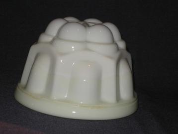 persglazen puddingvorm beschikbaar voor biedingen