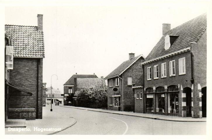 Dinxperlo, Hogenstraat - auto - ongelopen, Verzamelen, Ansichtkaarten | Nederland, Ongelopen, Noord-Brabant, 1960 tot 1980, Ophalen of Verzenden