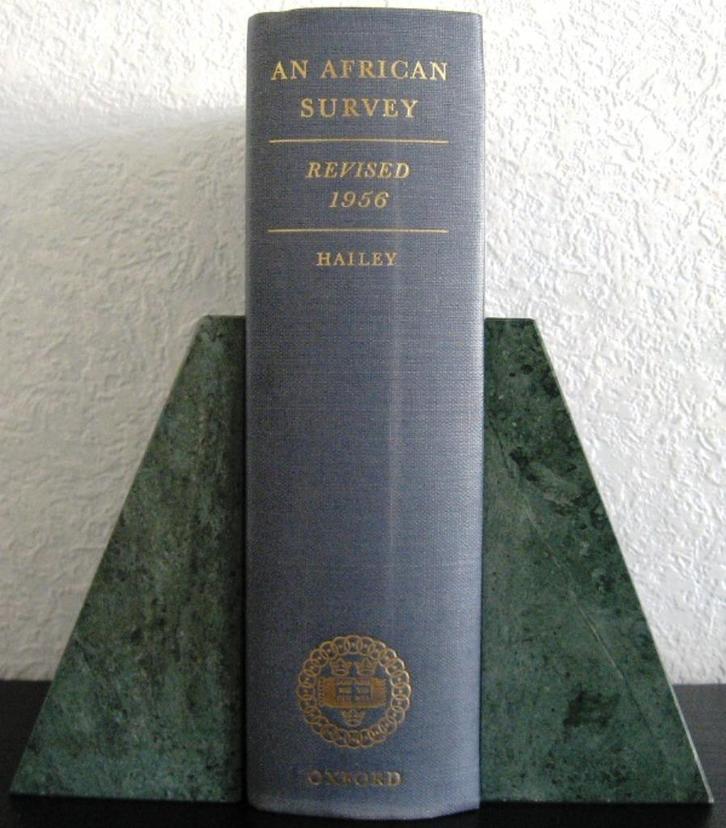 An African Survey REVISED 1956 HC Hailey Afrika R6539, Boeken, Geschiedenis | Wereld, Gelezen, Afrika, Ophalen of Verzenden