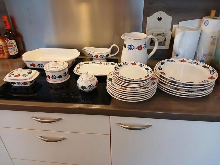 boerenbond servies nieuw is nooit gebruikt, Huis en Inrichting, Keuken | Servies, Nieuw, Compleet servies, Overige stijlen, Aardewerk